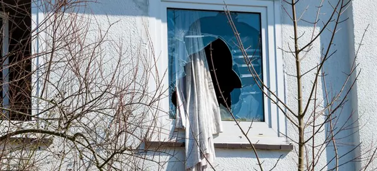 Storm Window Installation Contractors in Palm Springs, FL